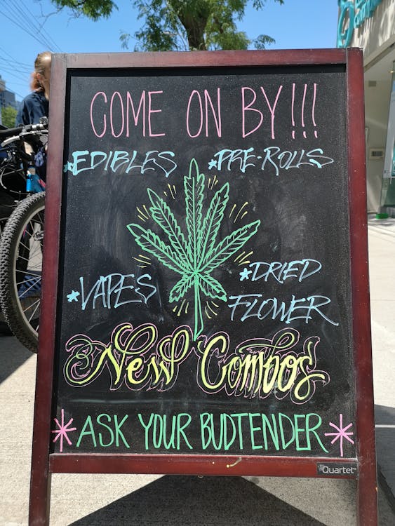 Axes Smoke Cannabis - 1050 Queen St W