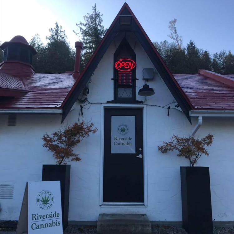 Riverside Cannabis - Sooke