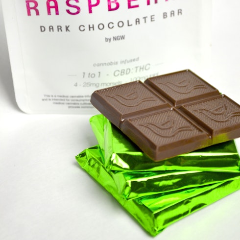 Raspberry Dark Chocolate 1 1 Bar Leafly