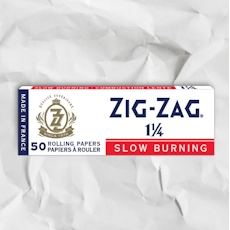 ZIG ZAG WHITE 1 1/4 ROLLING PAPERS - ZIG ZAG WHITE 1 1/4 ROLLING PAPERS