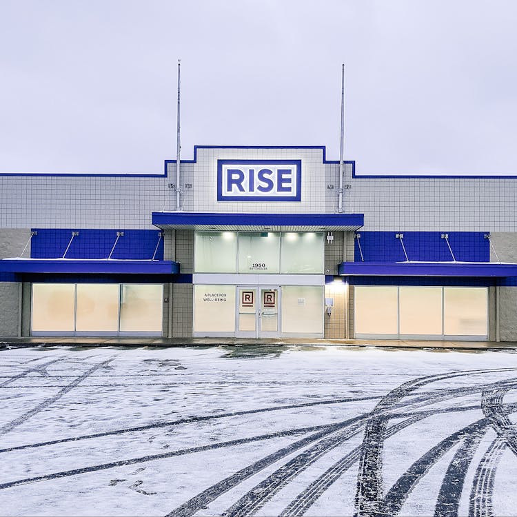 RISE Dispensaries Erie (Peach)