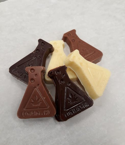Chocolate Beakers- White Chocolate (10pk)